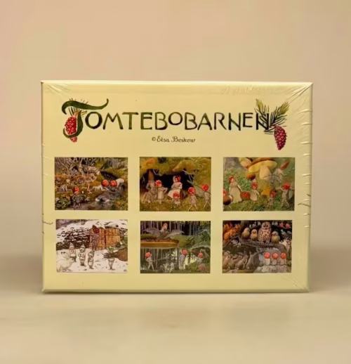 Elsa Beskow spil - Terning Puslespil -Tomtebo børnene, puslespil, klodspuslespil, terning, klods, kubb, små, børn, spil, leg, lærerigt, nostalgisk, tomtebo børnene, de små skovnisser, elsa beskow, svensk, sødt, fint, tegnunger, motiver, gave, gaveide, barnedåb, dpbsgave, børnehave, småbørn, udvikling, indlæring, underholdning, stimulerende, bedsteforældre, biti, ribe, børnespil,