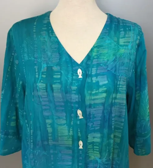 Skjortebluse Model 109 - A-facon med fiskeknapper - Chiffon "Gingko" Turkis