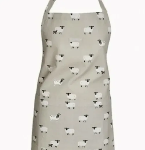 Forklæde i Bomuld med tryk - Unisex - Får, lam, sheep, sophie allport, marsken, marsklam, vadehavet, græs, enge, dansk, vadehavslam, vadehavsfår, typisk, påskelam, fårehold, fåremotiv, forklæde, til mænd, herrer, damer, smart, flot, lækkert, kvalitet, tryk, engels, praktisk, anvendeligt, nyttigt, gave, gaveide, julegave, køkkenet, køkken, mad,madlavning, finere, kok, bage, den store bagedyst, grill, weber, biti, ribe