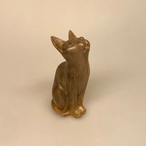 Kat - Håndskåret Træ Kigger op - S Grå, Kat - håndskåret træ - Kigger op L Brun, kat, katte, kattefigur, trækat, træfigur, dyr, af træ, håndlavet, træskærerarbejde, teak, mørkt træ, retro, 60'erne, klassisk, dansk, design, biti, ribe, cool, gaveide, gave