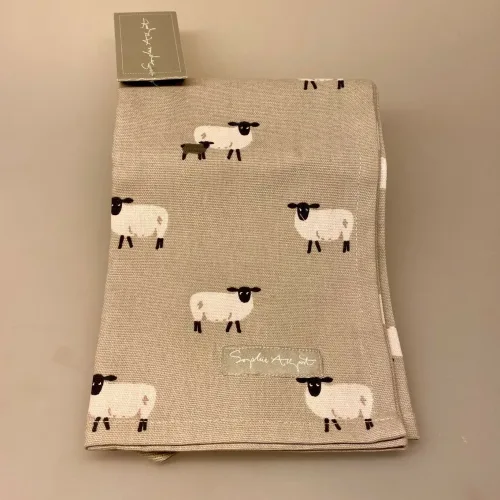 Viskestykke Bomuld med tryk - Får, lam, sheep, sophie allport, marsken, marsklam, vadehavet, græs, enge, dansk, vadehavslam, vadehavsfår, typisk, påskelam, fårehold, fåremotiv, forklæde, til mænd, herrer, damer, smart, flot, lækkert, kvalitet, tryk, engels, praktisk, anvendeligt, nyttigt, gave, gaveide, julegave, køkkenet, køkken, mad,madlavning, finere, kok, bage, den store bagedyst, grill, weber, biti, ribe