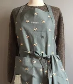Forklæde i Bomuld med tryk - Unisex - Mops, mops, mopser, pug, möpse, hund, hunde, ting med, køkken, forklæde, til mænd, til herrer, til damer, sophie allport, apron, pug life, køkkentekstiler, gave, gaveide, mopshund, julegave, flot, kvalitet, lækkert, tryk, engelsk, smukt, biti, ribe