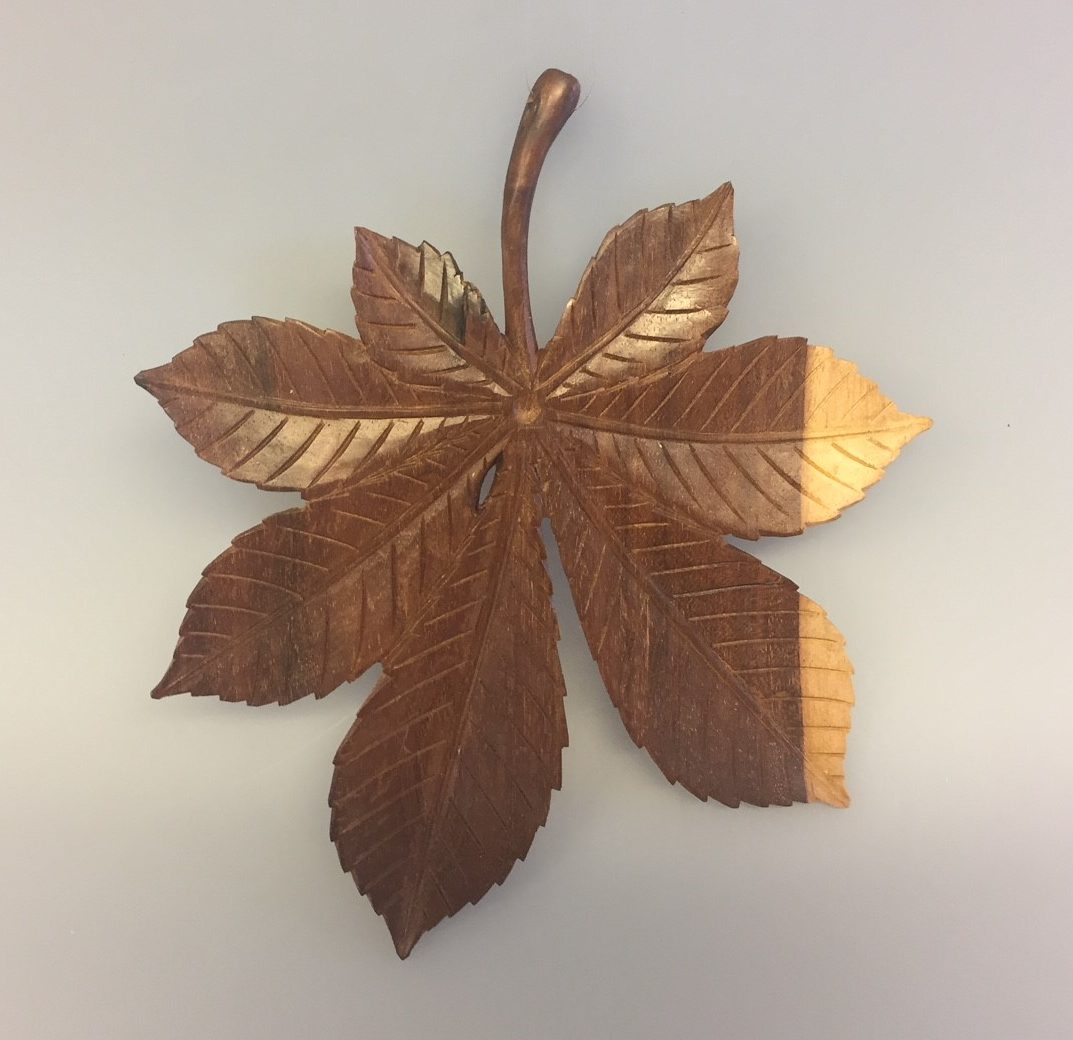 Kastanjeblad - Håndskåret af Træ
