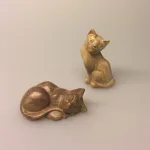 Kat - håndskåret træ - "Kigge til siden" XS Grå - Kat - håndskåret træ - Sovende XS Grå