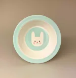 Melamin Tallerken Flad - Lyseblå Kanin, drenge, piger, børnetallerken, tallerken, til børn, piger, lyserød, rosa, kat, kanintallerken, ting med kaniner, gave, gaveide, barnedåb, dåbsgave, baby, shower, barselsgave, lille ny, smart, billig, miljørigtig, bæredygtig, biti, ribe