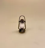 miniature Lygte sølv der kan lyse, batteri, mini, minilygte, staldlygte, dukkehuslampe, lanterne, lygte, miniature, nisselygte, nisselanterne, staldlygte, nissebo, nissedør, nisserne, til nissen, lys i mørket, til, dukkehuset, dukkehusting, nisseting, biti, ribe