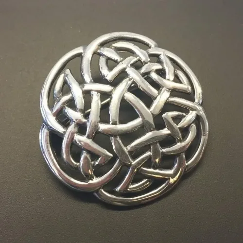 Vikinge broche i sølv - Keltisk flet "Evigheden", vikinger, vikingesmykker, sølvsmykke, sølvbroche, aser, sølv, ægte, sterling, museums, museumssmykker, kopi, danefæ, aser, nordisk, mytologi, gamle, guder, fund, kopi, originale, kopismykker, vikingekopi, biti, ribe,