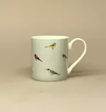 Krus - Ben Porcelæn - Fugle, fugle, kvidder, fuglesang, dompap, gærdesmutte, blåmejse, danske fugle, i farver, fauna, fuglekrus, krus, kop, porcelæn, kaffe, kaffekop, kaffekrus, te, tekop, tekrus, gave, gaveide, elsker, ornitolog, biti, sort sol, ribe, vadehavet, marsken