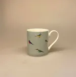 Krus - Ben Porcelæn - Fugle, fugle, kvidder, fuglesang, dompap, gærdesmutte, blåmejse, danske fugle, i farver, fauna, fuglekrus, krus, kop, porcelæn, kaffe, kaffekop, kaffekrus, te, tekop, tekrus, gave, gaveide, elsker, ornitolog, biti, sort sol, ribe, vadehavet, marsken