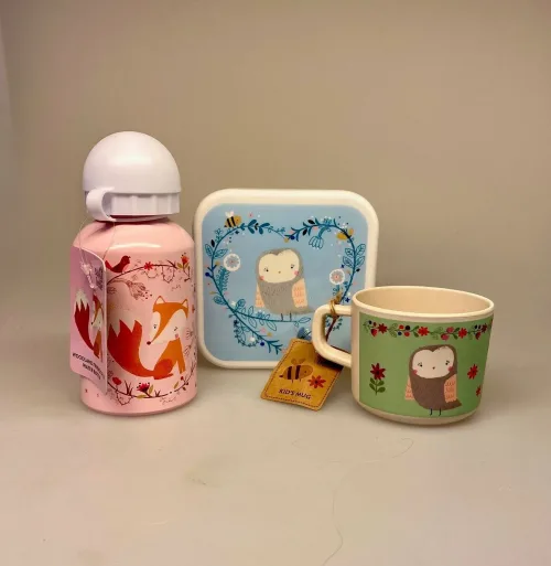 Madkasse - lille Firkantet - Lyseblå med Ugle, sass & Belle, ugle, uglemadkasse, snackboks, middagspause, gnavegrønt, mellemmåltid, arbejde, middagspause, job, skole, skolestart, børnehave, vuggestue, sød, fin, drenge, piger, børn, biti, ribe