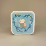 Madkasse - lille Firkantet - Lyseblå med Ugle, sass & Belle, ugle, uglemadkasse, snackboks, middagspause, gnavegrønt, mellemmåltid, arbejde, middagspause, job, skole, skolestart, børnehave, vuggestue, sød, fin, drenge, piger, børn, biti, ribe