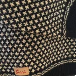 Sirri - Færøsk Pullover - Liljemønster Navy Lang, sweater, striksweater, herresweater, herretrøje, loose, oversize, damestrik, striktrøje, striksweater, uldsweater, uldstrik, uldtrøje, islænder, færøsk, færø trøje, færøisk, færøerne, strik fra færøerne, klassisk, hipster, slim, smart, moderne, cool, varm, blød, natur, naturuld, fåreuld, liljemønster, traditionel,
