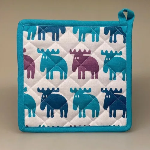 Grydelap - bomuld med tryk - Elge blå/lilla/turkis, ting med, elge, elsdyr, svensk, sverige, køkken, tekstiler, bagning, madlavning, praktisk, særlig, flot, sjov, gave, gaveide