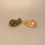 Kat - håndskåret træ - Sovende XS Grå, Kat - Håndskåret Træ - Sovende XS Brun, lille, mini, sovekat, waru, træ, kat, liggende, trækatte, trædyr, kattefigur, katteejer, killing, kattekilling, katteelsker, flot, træarbejde, håndsnittet, håndlavet, træskærearbejde, naturtro, gave, gaveide, biti, ribe, vadehavet