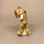 More Than Words Lille Kyssende Brudepar - Love and Cherish, Arora "More than words" - lille Kyssende brudepar - Love and cherish - bryllupskage - kagefigur - brudepar - bryllupskage - kransekagefigur - kærlighed