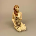 More Than Words - Siddende Pige med Kat - Affection, Arora "More than words" - Siddende pige med kat - Affection - Arora "More than words" - Siddende pige med kat "Affection" - kat - kattekilling - killing - kæledyr - mis - missekat