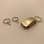 Nøglering Bil - cabriolet mat sølv med lys, LED, nøglering, bil, ny bil, kørekort, tillykke med, chauffør, gaveide, rally, til manden, der har alt, mandegave, gaver til mænd, studentergave, 18 år, fødselsdagsgave, biti, ribe, fin, flot, smart, elegant, laber, sportsvogn, køreglæde,