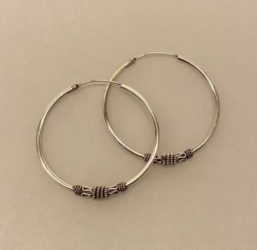 Ø 40 mm Creoler sølv med sol og oxyderet S-mønster, sø 098-1, Sølvøreringe, sølv smykker, ørenringe, øreringe, runde, ringe, hoops, creol, creoler, boho, boheme, chick, design, ægte sølv, sterling sølv, oxyderet, mønster, bevikling, snoning, pynt, street, cool, biti, ribe, sølv hoops,