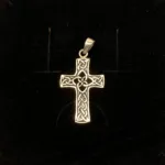 Sølvvedhæng Kors med keltisk flet - de 4 elementer, evigheden, tallet fire, sølvkors, kors, ægte, sterling, sølv, vedhæng, til kæde, halssmykker, vikinger, vikingesmykker, vikingekors, fund, kopi, museums, museumssmykker, kopismykker, udgravning, vikingefund, gamle, ribe, biti