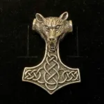 Vikingevedhæng i sølv - Thorshammer med Ulvehoved, ulv, ulve, fenris, fenrisulven, mjølner, thorshammer, stor flot, kvalitet, billig, ægte, original, sterling, sølv, vikingesmykker, museums, smykker, vedhæng, fund, gamle, guder, nordisk, mytologi, tro, vikingtiden, rollespil, ribe, bitii