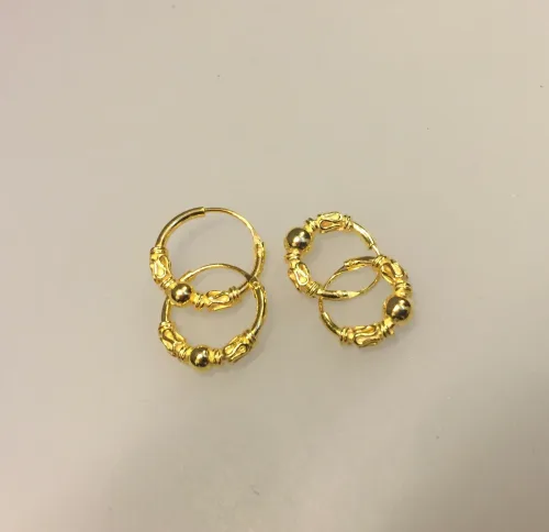 Creoler - Ø 10 mm øreringe forgyldt sølv med kugle og S-mønster ,Creoler - Ø 12 mm øreringe forgyldt sølv med kugle og S-mønster, hoops, guld, forgyldte, guldbelagte, ægte, kvalitet, billige, boho, mønster, bali, flotte, moderne, maanesten