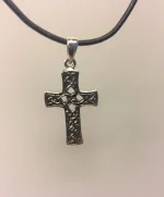 Vedhæng i sølv - Kors med keltisk flet - de 4 elementer