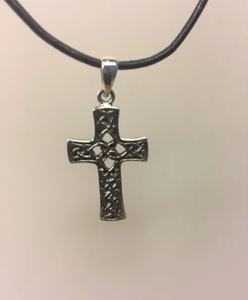 Vedhæng i sølv - Kors med keltisk flet - de 4 elementer