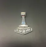 Vikingevedhæng i sølv- Thorshammer tosidet med runer