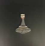 Vikingevedhæng i sølv- Thorshammer tosidet med runer