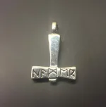 Vikingevedhæng i sølv- Thorshammer massiv med runer