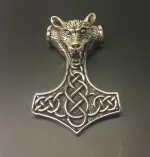 Vikingevedhæng i sølv - Thorshammer med Ulvehoved, ulv, ulve, fenris, fenrisulven, mjølner, thorshammer, stor flot, kvalitet, billig, ægte, original, sterling, sølv, vikingesmykker, museums, smykker, vedhæng, fund, gamle, guder, nordisk, mytologi, tro, vikingtiden, rollespil, ribe, bitii