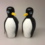 Pingvin - Håndlavet af Træ - Høj, trædyr, fugl, sydpolen, arktis, pinguin, pingvin, træpingvin, figur, design, håndlavet, kunsthåndværk, brugskunst, personlig, gave, gaveide, symbolsk, biti, ribe