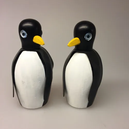 Pingvin - Håndlavet af Træ - Høj, trædyr, fugl, sydpolen, arktis, pinguin, pingvin, træpingvin, figur, design, håndlavet, kunsthåndværk, brugskunst, personlig, gave, gaveide, symbolsk, biti, ribe