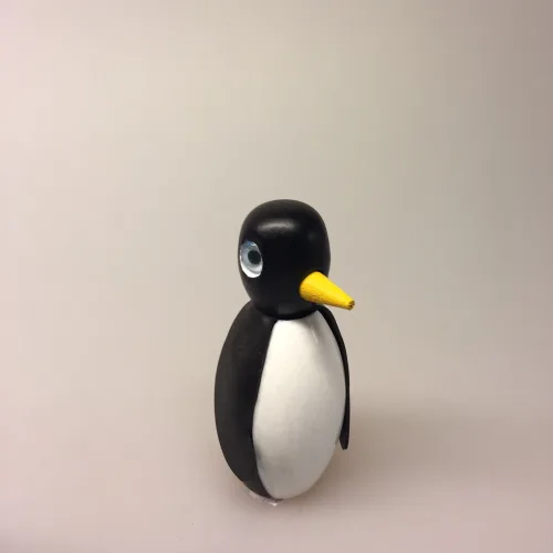 Pingvin - Håndlavet af Træ - Høj, trædyr, fugl, sydpolen, arktis, pinguin, pingvin, træpingvin, figur, design, håndlavet, kunsthåndværk, brugskunst, personlig, gave, gaveide, symbolsk, biti, ribe