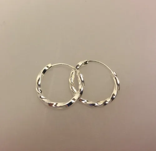 Creol øreringe i sølv Ø 18 mm - kraftige snoede, snoet, twistet, mønster, snoning, lys, blank, sølv, ægte, sterling sølv, hoops, runde, ringe, øreringe, ørenringe, små, tykke, kraftige, flotte, billige, kvalitet, maanesten, cool, specielle, sommer, moderne, stylede, stilede