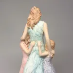 Arora "More than words" - Kvinde med to piger "Special Bond"