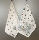 Viskestykke Bomuld med tryk - Skiløbere, lift og hytter - Viskestykke Bomuld med tryk - ski, Viskestykke Bomuld med tryk - skiløbere, vinter, vinterlandskab, sne, snevejr, skisport, skiferie, skiløb, alpin, alpint, vinterferie, stemning, østrig, schweiz, juleferie, winterwonderland, stå på ski, julegave, juleferie, norge, fjellet, hytter, snehytte, jul i sneen, biti, ribe, glühwein, jagatee, jægerte, allport