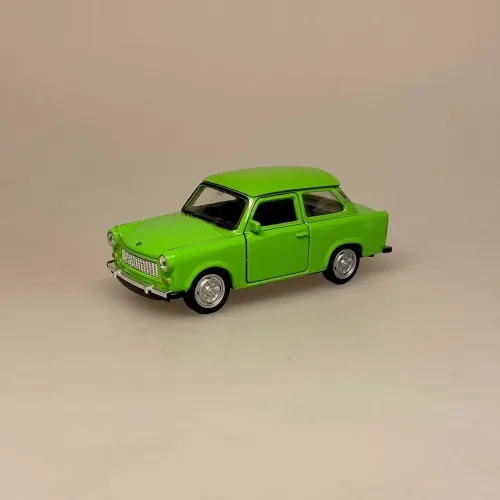 Bil i metal -Trabant classic - Æblegrøn, DDR, østtyskland, berlin, historie, trabi, retro, modelbil, legetøj, samler, olds mobile, veteranbil, træf, sjov, gave, symbolsk, kold krig, sangskjuler, kørekort, rejse, gavekort, biti, ægte, licens, tysk, ældre, old school