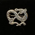 Vikingebroche i sølv - Slange, fabeldyr, vikinger, vikingesmykker, sølv, sølvnål, sølvbroche, vikingebroche, kopi, vikingekopi, museumssmykker, fund, aser, midgårdsorm, evighed, amulet, biti, ribe
