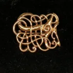 Vikingebroche i bronze - Ribe brochen - Kamp mellem, Vikingebroche i bronze - Ribe brochen - Kamp mellem - Vikingebroche i bronze - Ribe brochen "Kamp"