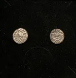 Vikingeørestikkere i sølv - Ribemønt, sølvskat, vikingefund, vikingetiden, udgravninger, ribe, vikingeby, nordens ældste, dronning, ansgar, vikingesmykker, original, ægte, sterling sølv, interessant, vadehavet, nationalpark, danefæ, fund, museumssmykker, mønt, bracteat, sølvmønt, gamle, mønter,