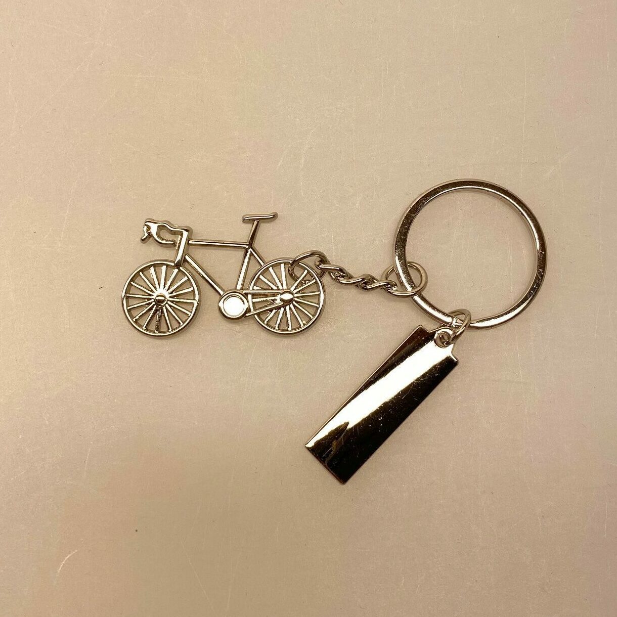 Nøglering - Cykel blank med skilt