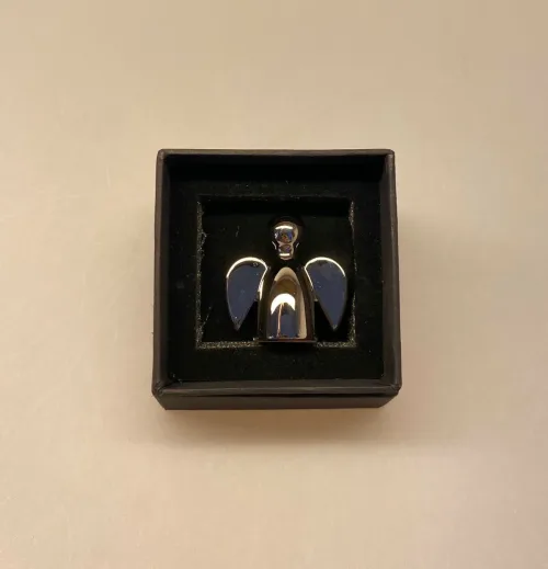 Memo - Fotoholder med Engel - Skytsengel, amulet, passer på, symbolsk, barnedåb, barselsgave, dåbsgave, sygdom, holder af, en ven, gave, gaveide, tænker på dig, gode tanker, beskyttende, foto, fotoholder, digt, huske, budskab, vigtig, ord, betydning, engle, ting med, biti, ribe, design, smuk, enkel, stilren, stilig, smukt