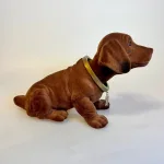 Klassisk Nikke-hund - brun velour, wackel dackel, velour, brun, bagsæde, bagrude, nikke, vippe hund, gravhund, kær, gave ide, hunde ejer, hattehylde, søndagstur, nikkende, hund, bagrudehund, WADA, beflockt, flock, tiere, velour, brun, blød, ryste på hovedet, bilhund, gamle, biler, retro, 1960'erne, tysk, original, ægte, vintage, olds mobile, biltræf, tirsdage, oldtimer, hirschglück,