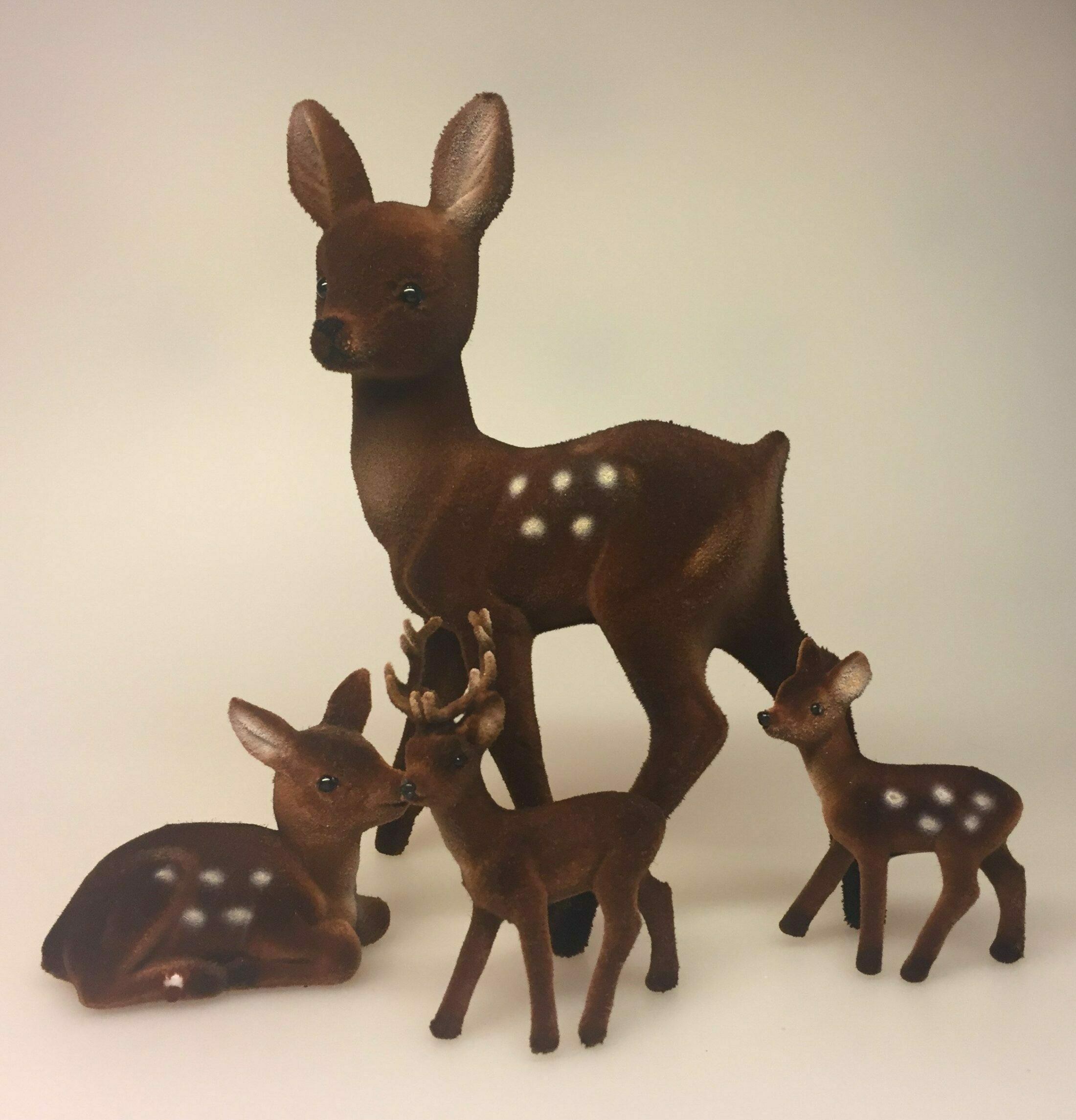 Klassisk Bambi - brun velour - lille - Klassisk Bambi - brun velour - stor - Klassisk Bambi - brun velour - liggende