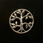 Vedhæng i sølv - Livets træ Yggdrasil med blade - Vikinge vedhæng i sølv - Livets træ Yggdrasil meViVedhæng i sølv - Livets træ Yggdrasil med blade, vikingesmykker, vikingsmykker, livstræet, ask, ygdrasil, yggdrassil, asatro, sølvvedhæng, sølvsmykke, kædevedhæng, freja, nordisk mytologi, asgård, udgård, midgård, museumssmykker, museums smykker, kopi smykker, fund, kopier af fund, ribe, biti,