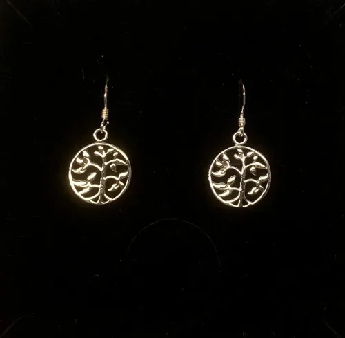 Vikingeøreringe i sølv - Livets træ Yggdrasil med blade - Vikinge vedhæng i sølv - Livets træ Yggdrasil med blade, Vikinge Vedhæng sølv - Livets træ Yggdrasil filigran, vikingesmykker, vikingsmykker, livstræet, ask, ygdrasil, yggdrassil, asatro, sølvvedhæng, sølvsmykke, kædevedhæng, freja, nordisk mytologi, asgård, udgård, midgård, museumssmykker, museums smykker, kopi smykker, fund, kopier af fund, ribe, biti,