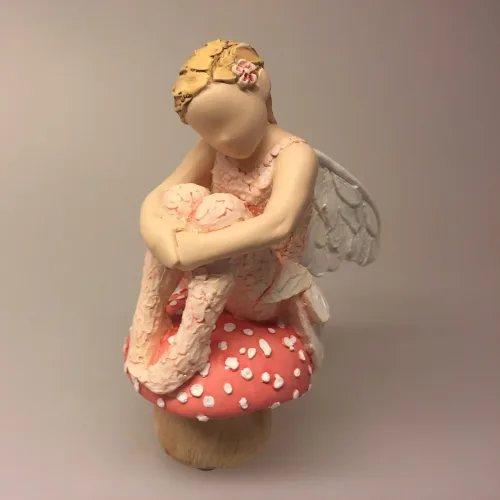 Arora "More than words" - Lille Alf på Paddehat - Enchanted - fe - alfe - magi - eventyr -fantasi - paddehat - fluesvamp - magi -magiens verden