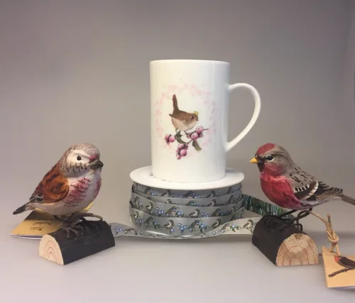 Naturens fugle - Wildlife garden - håndskåret af træ - Tornirisk - Naturens fugle - Wildlife garden - håndskåret af træ - Gråsisken, fugl, træfugl, fugl af træ, håndsnittet, fugle i farver, danmarks fauna