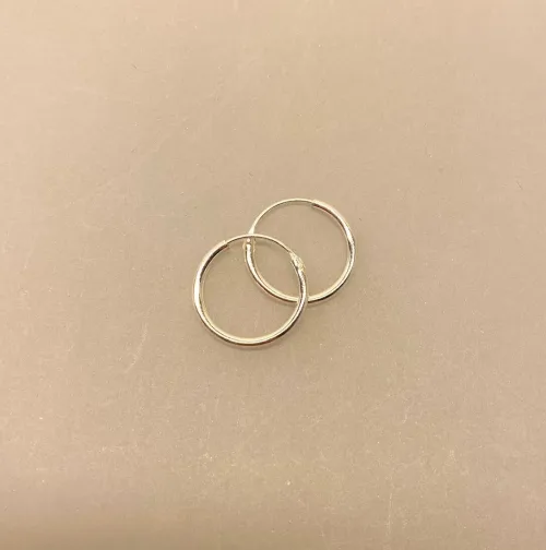 Creoler i Sølv Ø 16 mm Glatte Hoops 1,5 mm, sø 1516, tynde, enkle, basic, klassiske, diskrete, hverdags, øreringe, runde, ren, ægte, sterling, sølv, lyse, blanke, billige, stine a, pico, sølvøreringe, creoler, hoops, biti, ribe, parpriser, tilbud, cool, pico, stine a, maanesten, enamel, cph